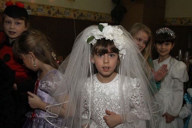 Przebierańcy w SP 9 w Lesznie (zdjęcia)