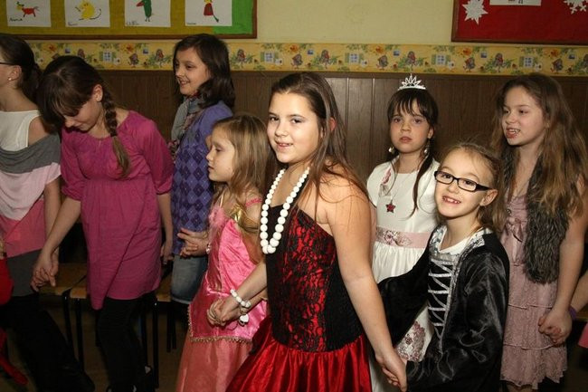 Przebierańcy w SP 9 w Lesznie (zdjęcia)