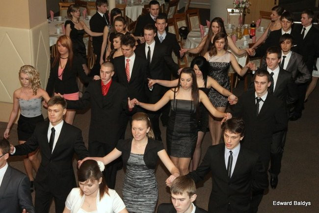 Studniówka Zespołu Szkół Technicznych (zdjęcia)