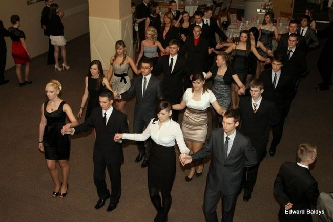 Studniówka Zespołu Szkół Technicznych (zdjęcia)