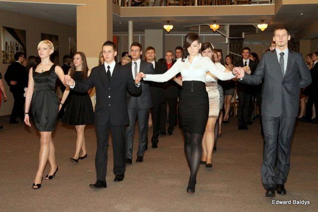 Studniówka Zespołu Szkół Technicznych (zdjęcia)