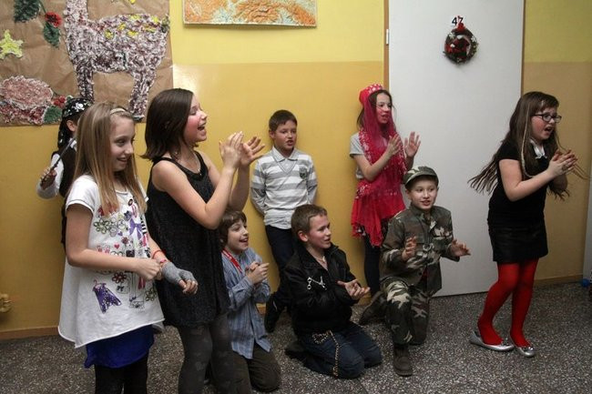 Trzecioklasiści z Dwunastki mieli zabawę (zdjęcia)