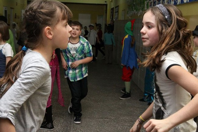 Trzecioklasiści z Dwunastki mieli zabawę (zdjęcia)