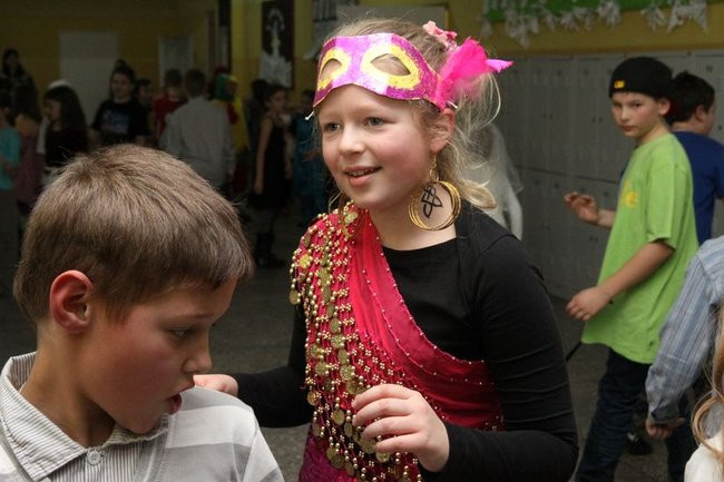 Trzecioklasiści z Dwunastki mieli zabawę (zdjęcia)