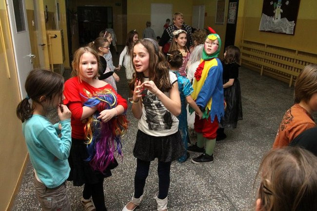 Trzecioklasiści z Dwunastki mieli zabawę (zdjęcia)