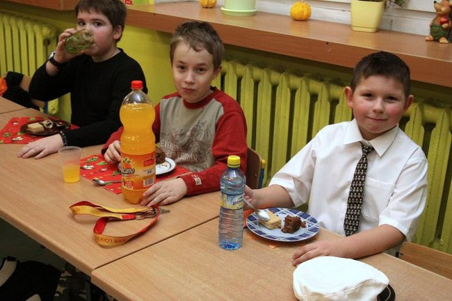 Trzecioklasiści z Dwunastki mieli zabawę (zdjęcia)
