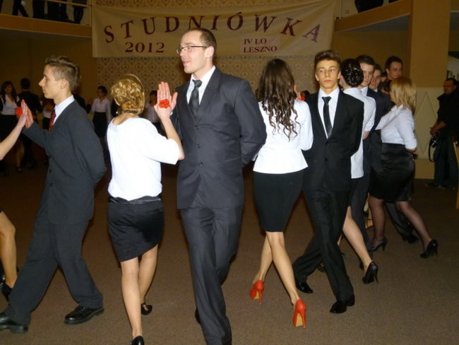  Maturzyści IV LO tańczyli w Finezji ( zdjęcia)