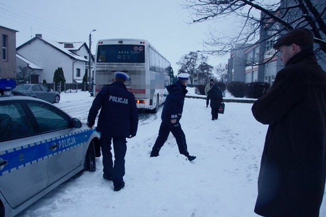 Policja kontroluje autobusy (zdjęcia i dźwięk)