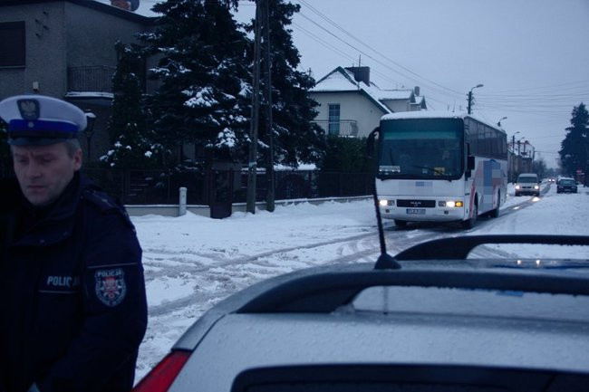 Policja kontroluje autobusy (zdjęcia i dźwięk)