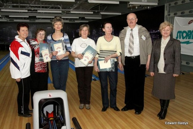 Turniej bowlingu UTW w Lesznie (zdjęcia)