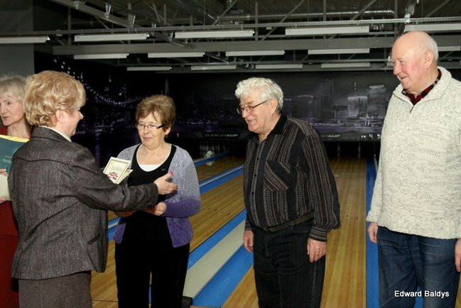 Turniej bowlingu UTW w Lesznie (zdjęcia)