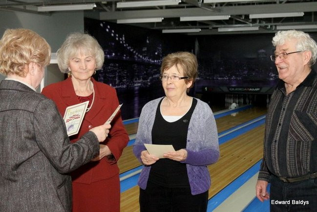 Turniej bowlingu UTW w Lesznie (zdjęcia)