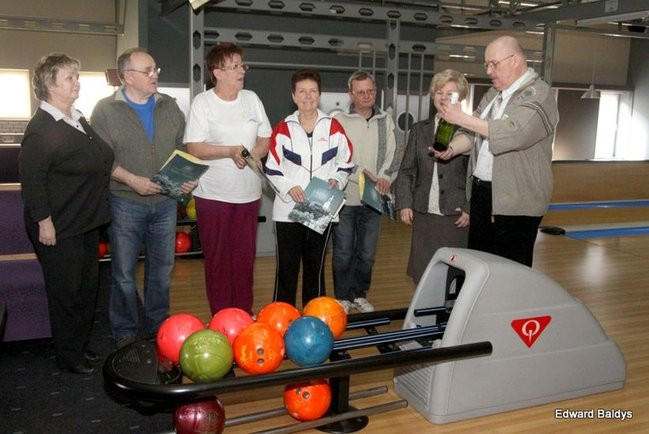 Turniej bowlingu UTW w Lesznie (zdjęcia)