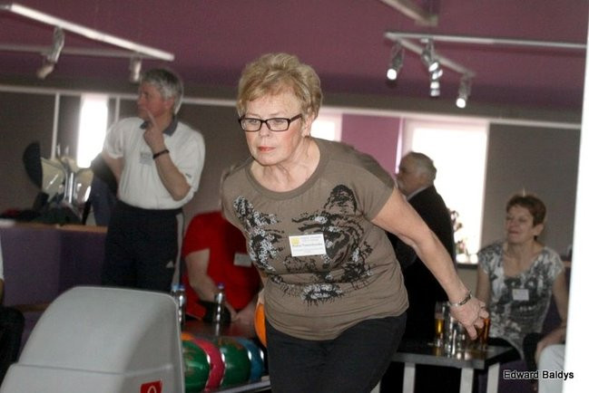 Turniej bowlingu UTW w Lesznie (zdjęcia)
