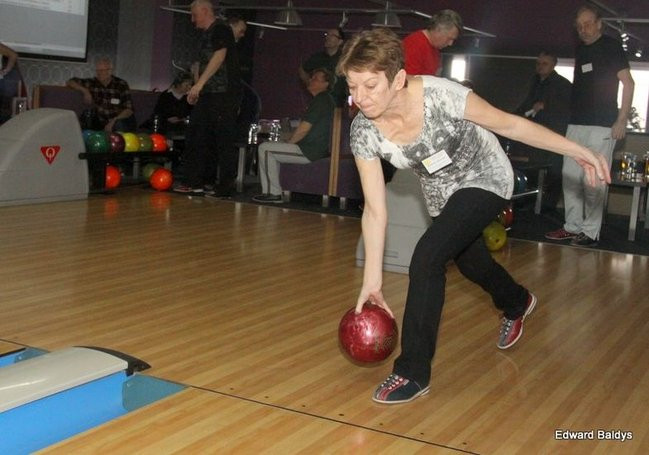 Turniej bowlingu UTW w Lesznie (zdjęcia)