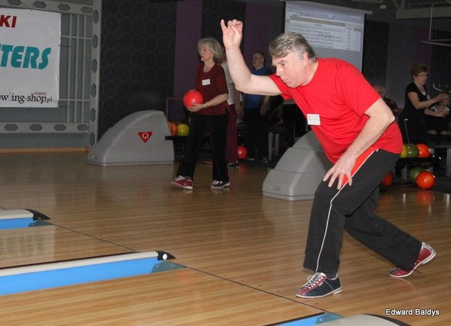 Turniej bowlingu UTW w Lesznie (zdjęcia)