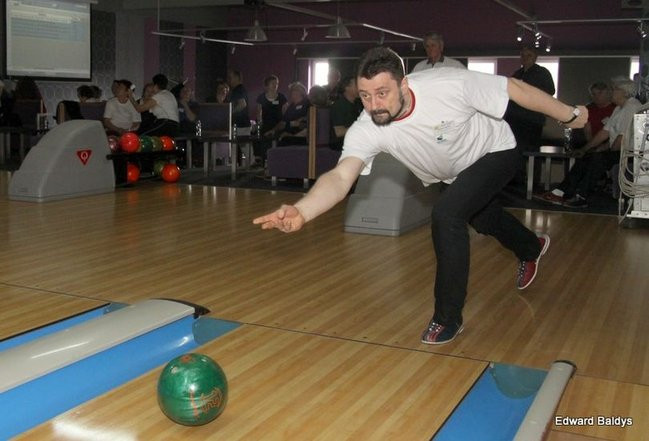 Turniej bowlingu UTW w Lesznie (zdjęcia)