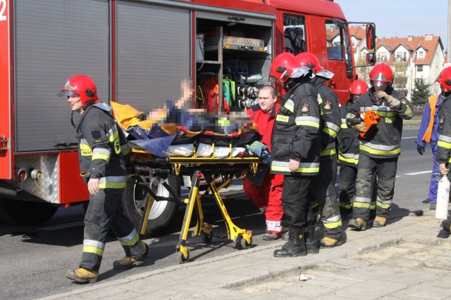 Pracownik przysypany ziemią (zdjęcia)