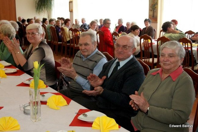 Seniorzy powitali wiosnę (zdjęcia)