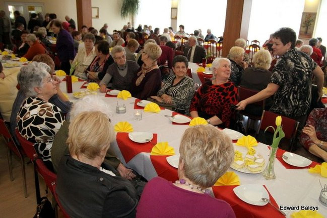Seniorzy powitali wiosnę (zdjęcia)