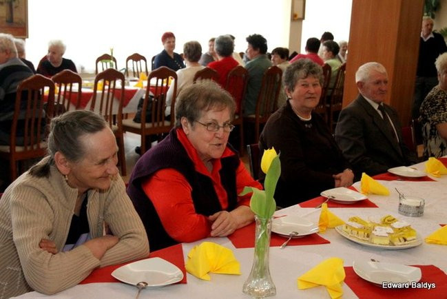 Seniorzy powitali wiosnę (zdjęcia)