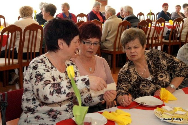 Seniorzy powitali wiosnę (zdjęcia)