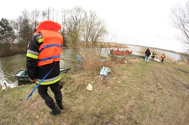 Strażacy z dziewięciu powiatów ćwiczyli pod Wojnowicami (dźwięk, zdjęcia i wideo)
