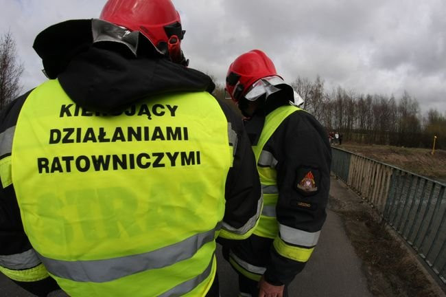 Strażacy z dziewięciu powiatów ćwiczyli pod Wojnowicami (dźwięk, zdjęcia i wideo)