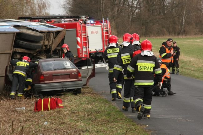 Strażacy z dziewięciu powiatów ćwiczyli pod Wojnowicami (dźwięk, zdjęcia i wideo)