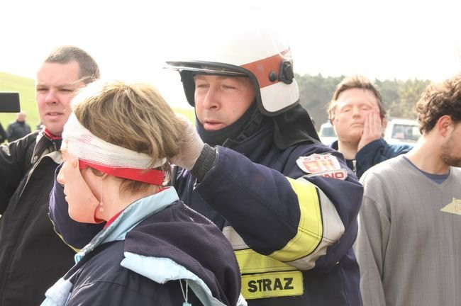 Strażacy z dziewięciu powiatów ćwiczyli pod Wojnowicami (dźwięk, zdjęcia i wideo)