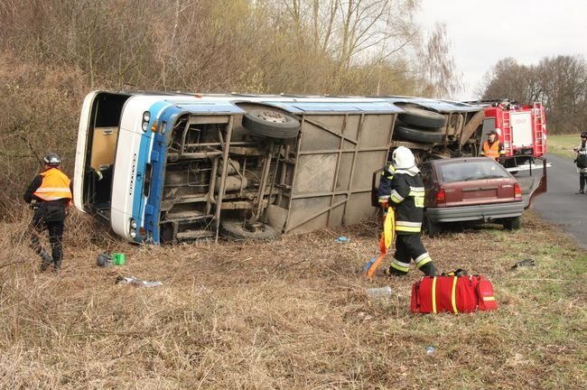 Strażacy z dziewięciu powiatów ćwiczyli pod Wojnowicami (dźwięk, zdjęcia i wideo)
