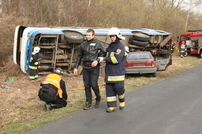 Strażacy z dziewięciu powiatów ćwiczyli pod Wojnowicami (dźwięk, zdjęcia i wideo)