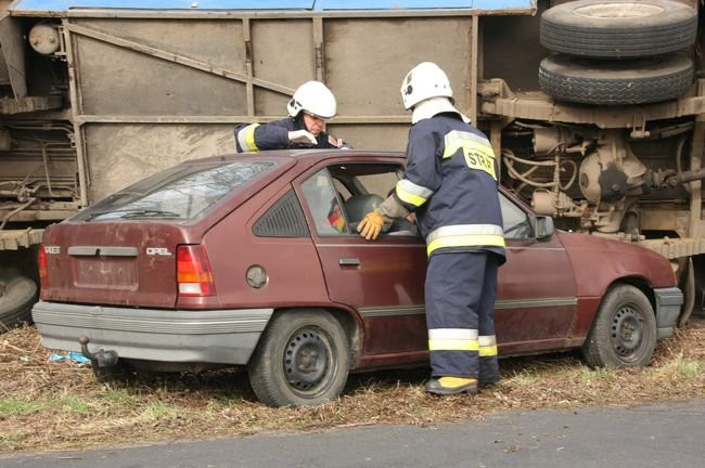 Strażacy z dziewięciu powiatów ćwiczyli pod Wojnowicami (dźwięk, zdjęcia i wideo)
