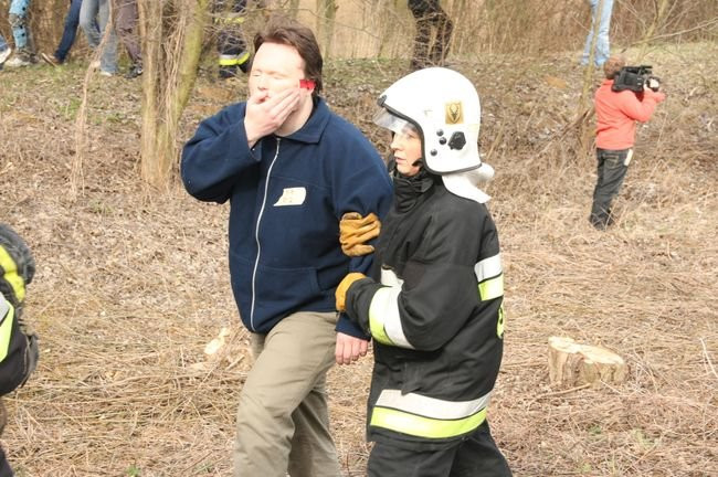 Strażacy z dziewięciu powiatów ćwiczyli pod Wojnowicami (dźwięk, zdjęcia i wideo)