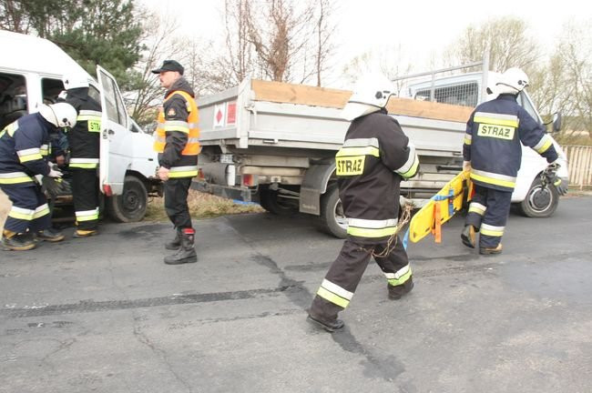 Strażacy z dziewięciu powiatów ćwiczyli pod Wojnowicami (dźwięk, zdjęcia i wideo)