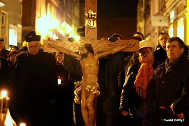 Droga Krzyżowa w Lesznie (zdjęcia)