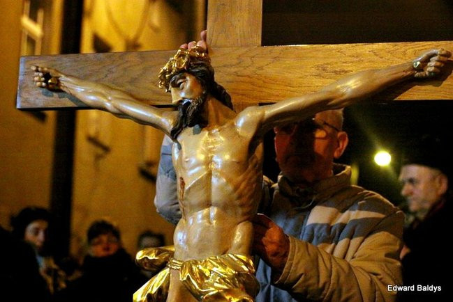 Droga Krzyżowa w Lesznie (zdjęcia)