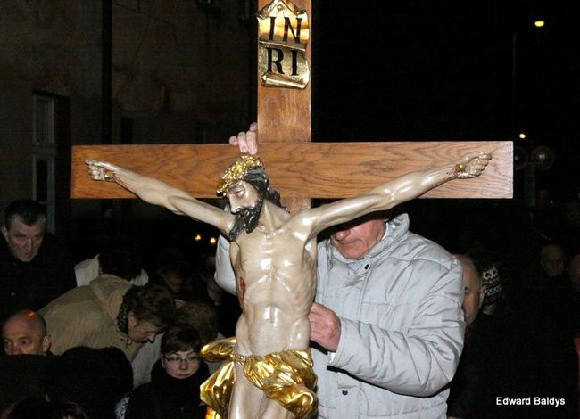 Droga Krzyżowa w Lesznie (zdjęcia)