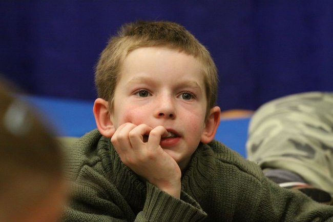 Gimnazjaliści z 9 czytali bajki (zdjęcia)