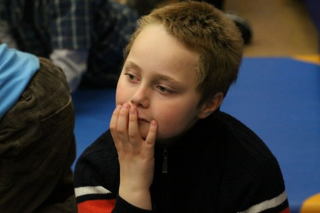 Gimnazjaliści z 9 czytali bajki (zdjęcia)