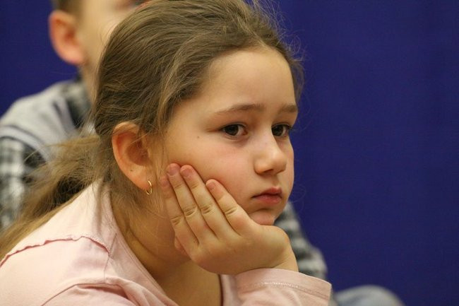 Gimnazjaliści z 9 czytali bajki (zdjęcia)