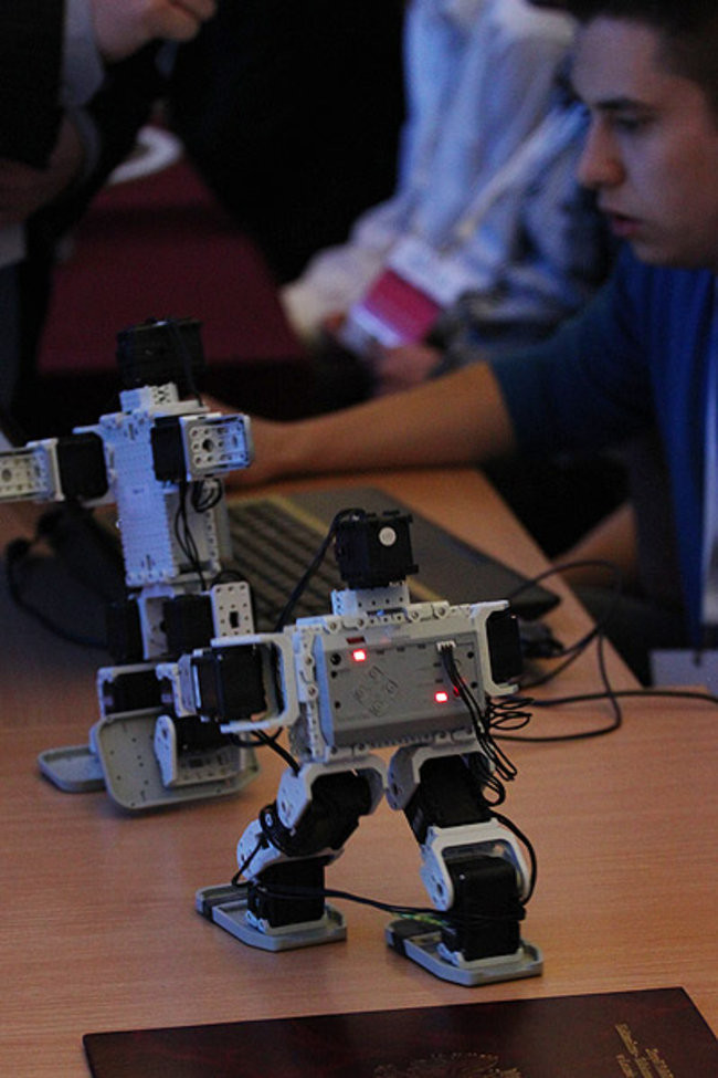 Poznają nowe technologie (zdjęcia/video)