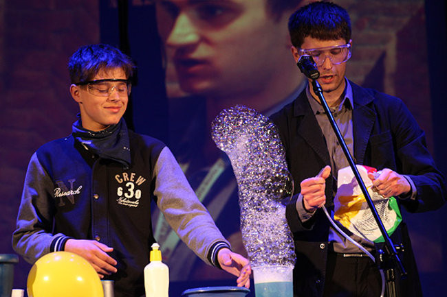 Poznają nowe technologie (zdjęcia/video)