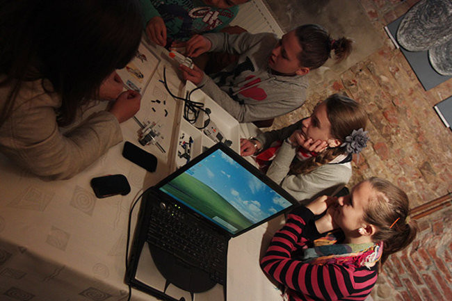 Poznają nowe technologie (zdjęcia/video)