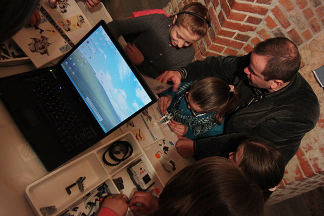 Poznają nowe technologie (zdjęcia/video)