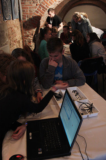 Poznają nowe technologie (zdjęcia/video)