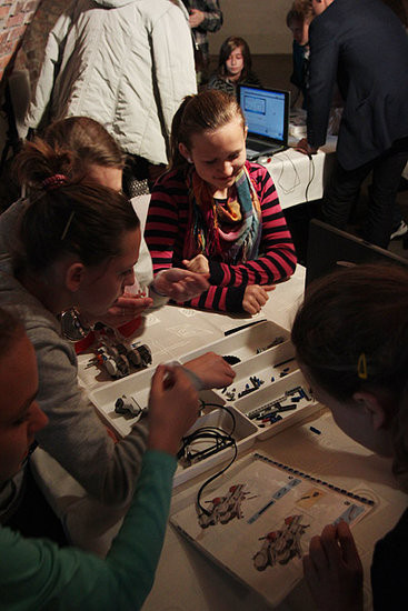 Poznają nowe technologie (zdjęcia/video)