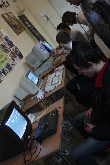 Poznają nowe technologie (zdjęcia/video)