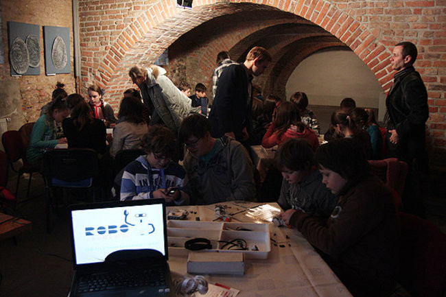 Poznają nowe technologie (zdjęcia/video)