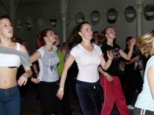 Maraton zumby w MOK-u (zdjęcia, film)